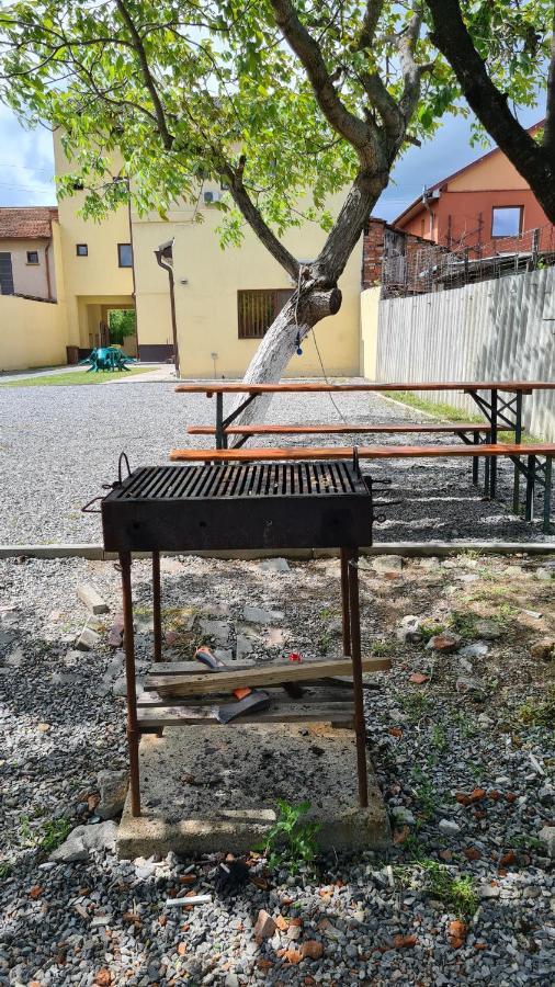 Pensiunea Vlad Arad Exteriör bild